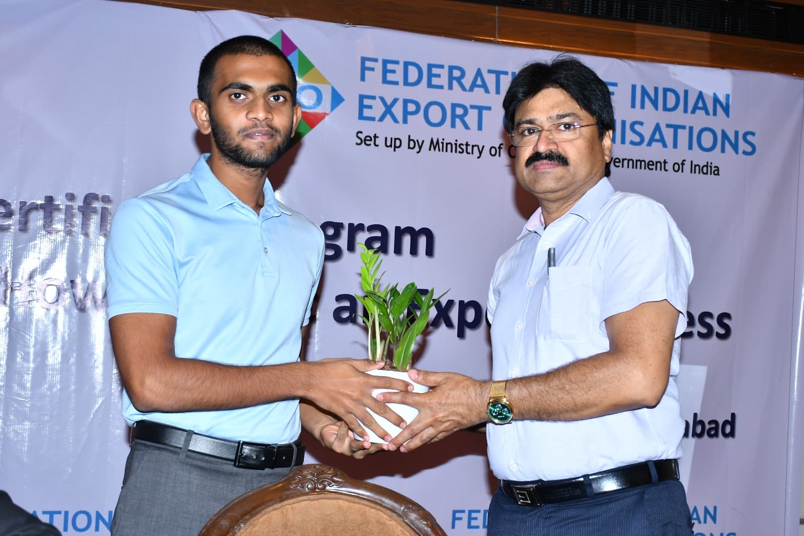 Vickram K Reddy, representing Adalwin Global, presents a welcome memento to Mr. M. Preethi Pavan Kumar, General Manager of the District Industries Centre, Hyderabad District, chief guest at the FIEO Telangana Chapter two-day certificate programme on 24 April 2026.